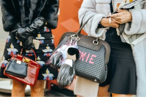 Fashion-Week-Street-Style-Fendi-Karlito-fur-bag-charm-